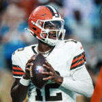 cleveland-browns-face-crucial-decision-on-rookie-quarterbacks