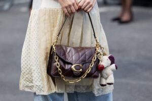coach-s-former-ceo-urges-overseas-production-for-best-bag-value