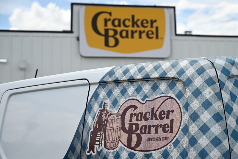 cracker-barrel-faces-crisis-after-logo-rebranding-misstep
