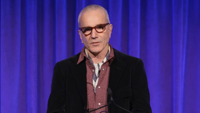 daniel-day-lewis-returns-to-cinema-with-family-drama-anemone-