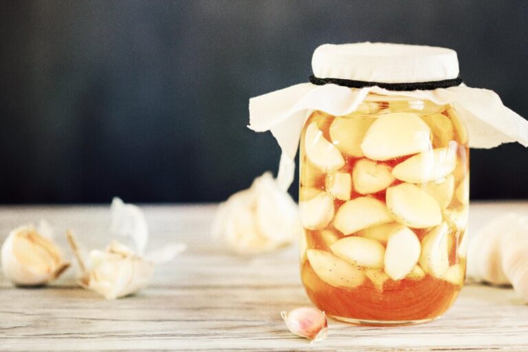 discover-the-health-benefits-of-honey-fermented-garlic-today