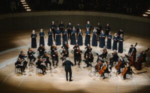 elbphilharmonie-celebrates-arvo-p-rt-s-90th-birthday-with-music