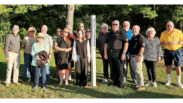 elizabethton-rotary-club-unveils-peace-pole-at-harmon-park