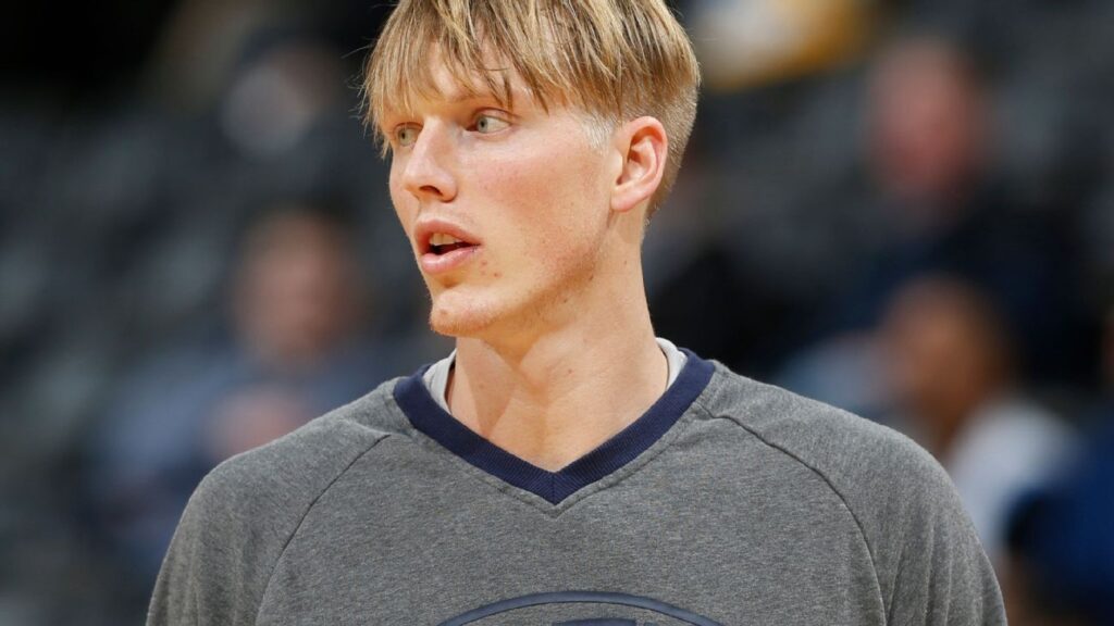 former-nba-player-kyle-singler-charged-with-assault-in-okc