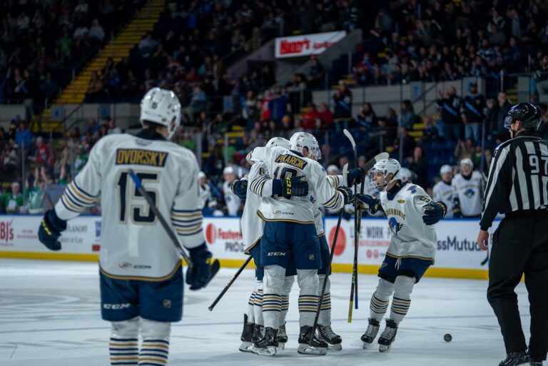 hartford-wolf-pack-dominates-thunderbirds-6-3-in-rivalry-clash
