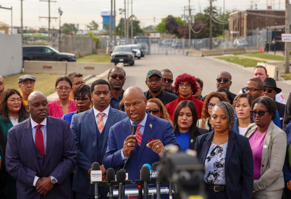 illinois-lawmakers-move-to-limit-ice-in-hospitals-schools