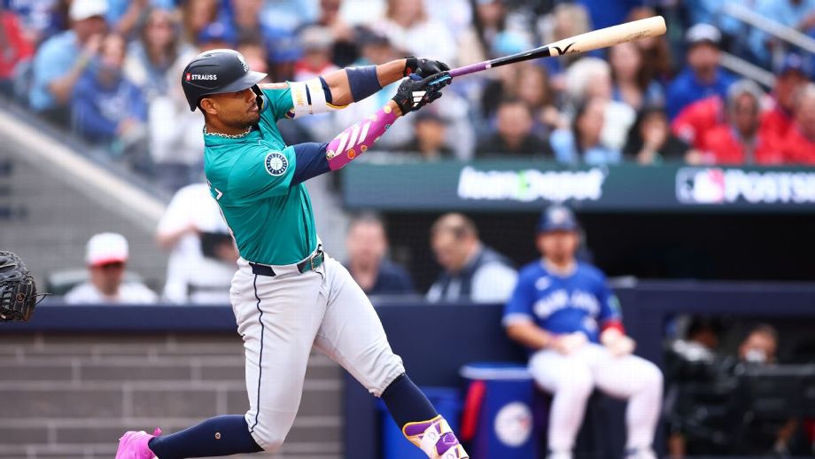 julio-rodriguez-launches-three-run-homer-mariners-lead-game-2