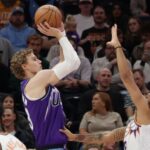 lauri-markkanen-scores-51-leads-jazz-to-ot-victory-over-suns