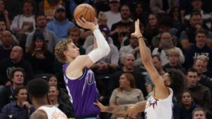 lauri-markkanen-scores-51-leads-jazz-to-ot-victory-over-suns