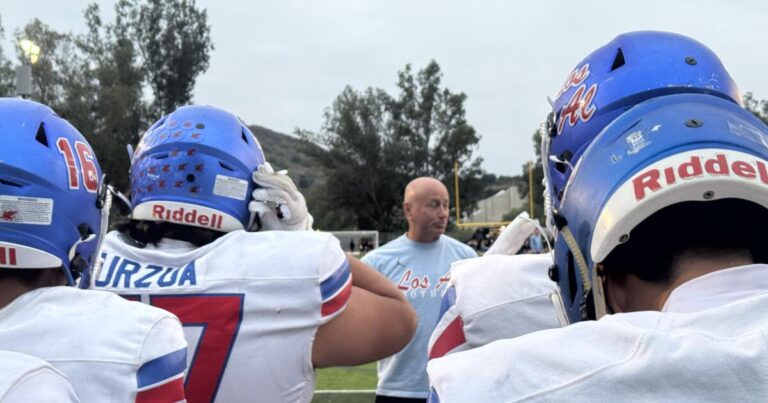 los-alamitos-football-surges-to-7-0-start-eyes-playoff-push