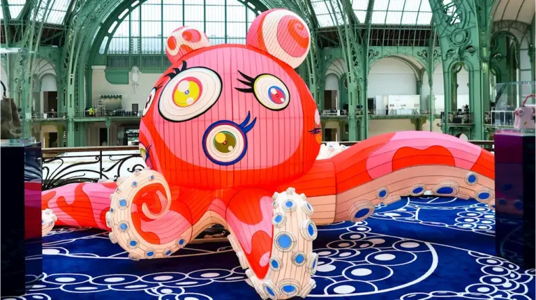 louis-vuitton-and-takashi-murakami-showcase-unique-creations-at-art-basel-paris