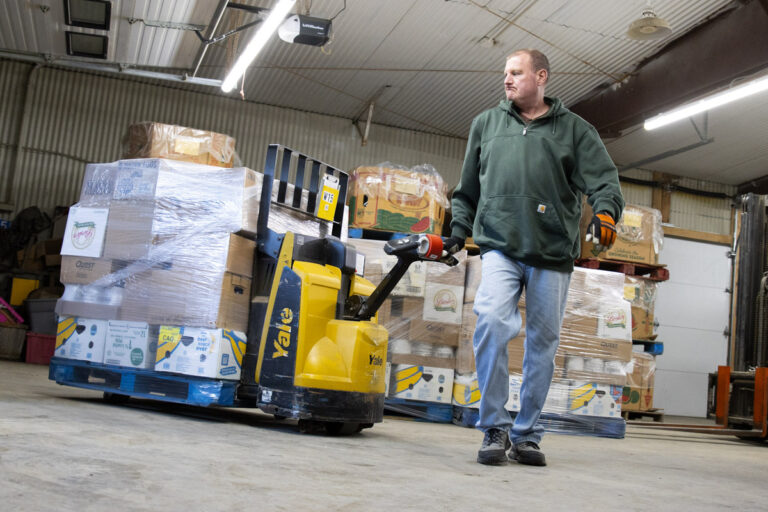 maine-food-pantries-prepare-for-snap-benefits-cut-as-shutdown-continues