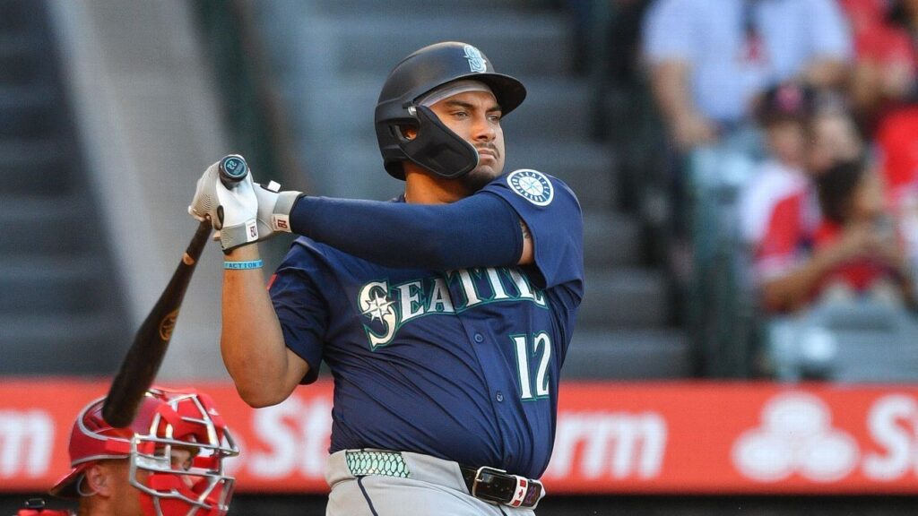 mariners-josh-naylor-returns-for-alds-game-3-after-personal-matter