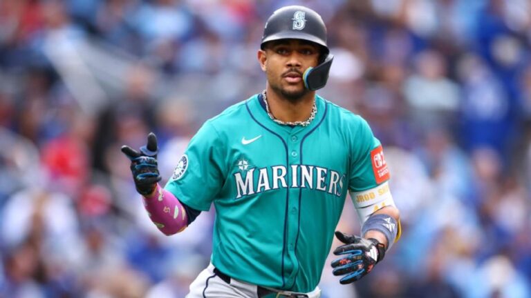 mariners-surge-past-blue-jays-10-3-take-2-0-alcs-lead
