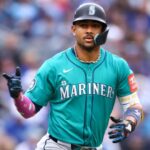 mariners-surge-to-2-0-alcs-lead-with-commanding-win-over-jays