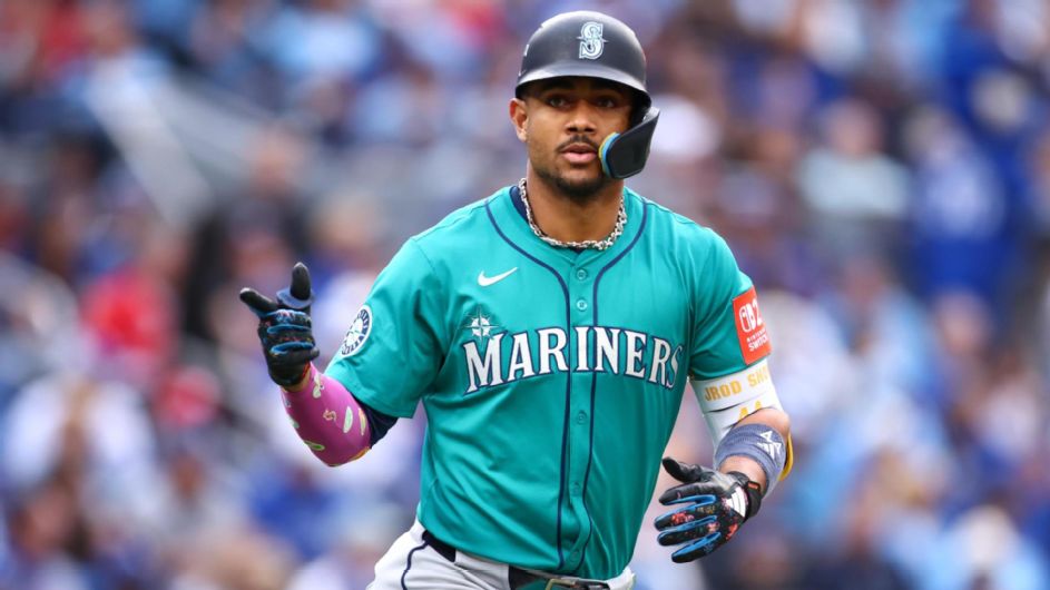 mariners-surge-to-2-0-alcs-lead-with-commanding-win-over-jays