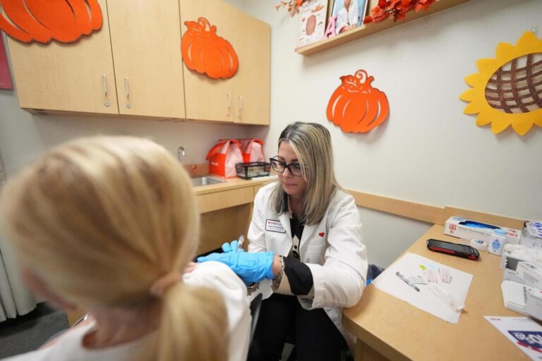 massachusetts-urges-flu-and-covid-19-vaccination-before-peak-season