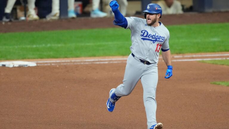 max-muncy-breaks-dodgers-postseason-record-with-14th-homer