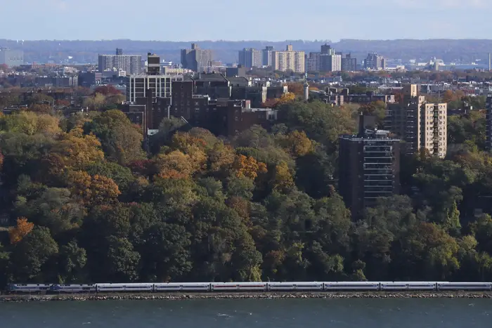 metro-north-expands-service-to-albany-competing-with-amtrak