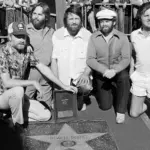 mike-love-emotional-tribute-to-brian-wilson-during-concert