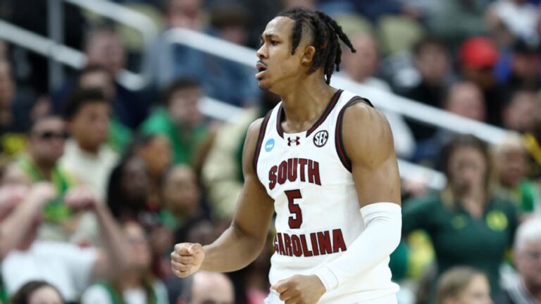 ncaa-basketball-player-of-the-year-battles-heat-up-for-2025-26