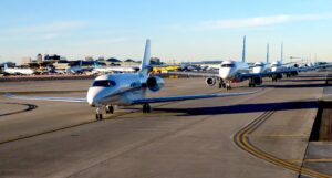 newark-airport-flights-face-major-delays-as-shutdown-worsens
