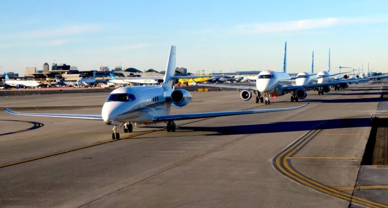 newark-airport-flights-face-major-delays-as-shutdown-worsens