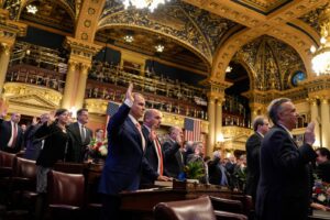 pennsylvania-lawmakers-face-pressure-to-adopt-no-budget-no-pay-bill