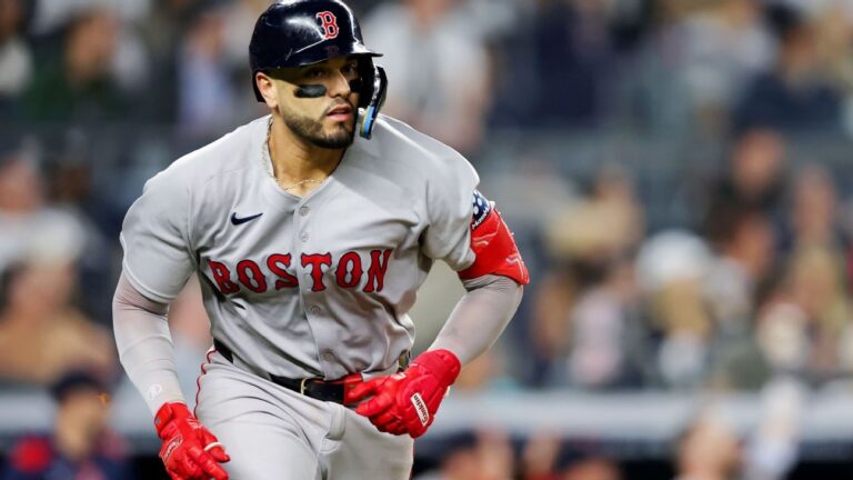 red-sox-s-carlos-narvaez-to-undergo-urgent-knee-surgery