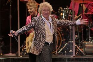 rod-stewart-s-unbreakable-bond-with-glasgow-and-celtic-fc