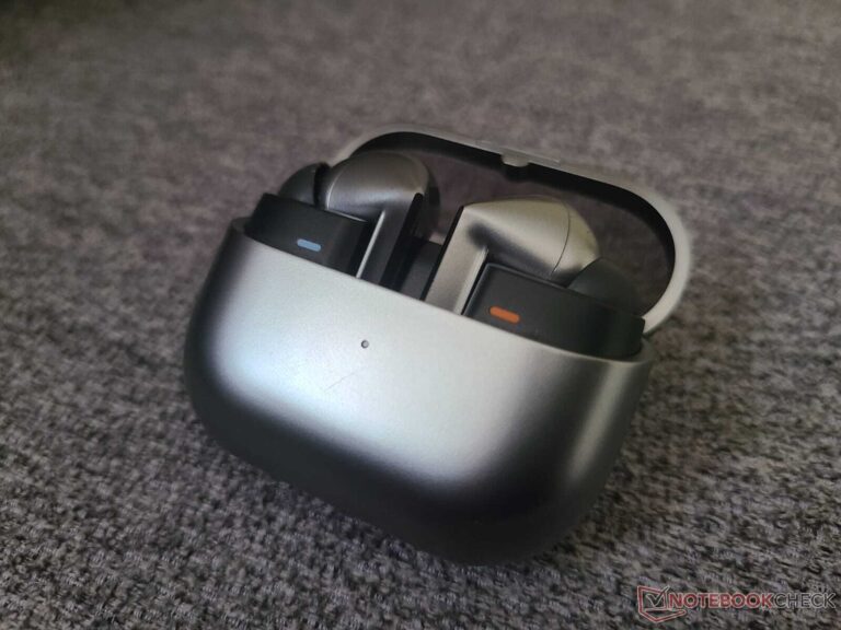 samsung-galaxy-buds-4-design-leak-reveals-softer-rounder-look