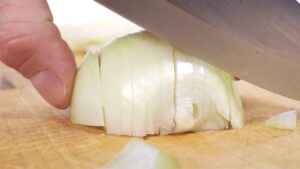 sharp-knives-prevent-onion-tears-reveals-new-research