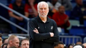 spurs-honor-popovich-with-banner-during-home-opener