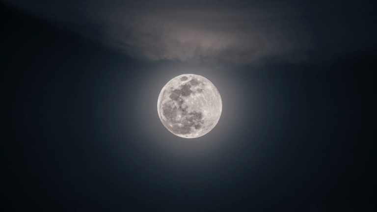 strange-moon-lights-captured-new-findings-on-lunar-phenomena