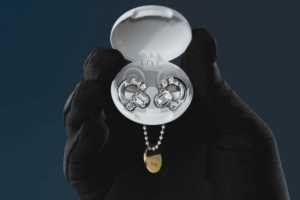 swarovski-loop-launch-luxe-earplugs-stylish-hearing-protection-now-available