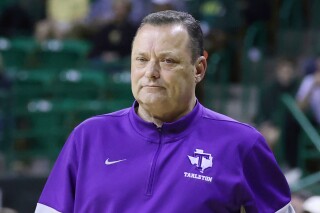 tarleton-state-places-coach-billy-gillispie-on-leave-amid-complaints