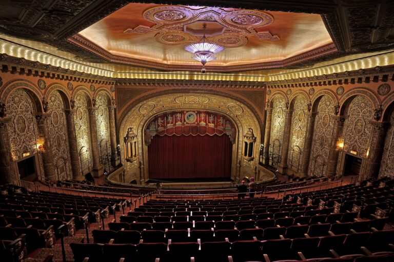 theatre-review-clue-delivers-laughter-in-syracuse-s-landmark-theatre-