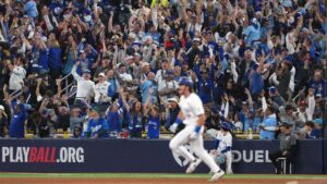 toronto-blue-jays-crush-dodgers-11-4-in-world-series-game-1