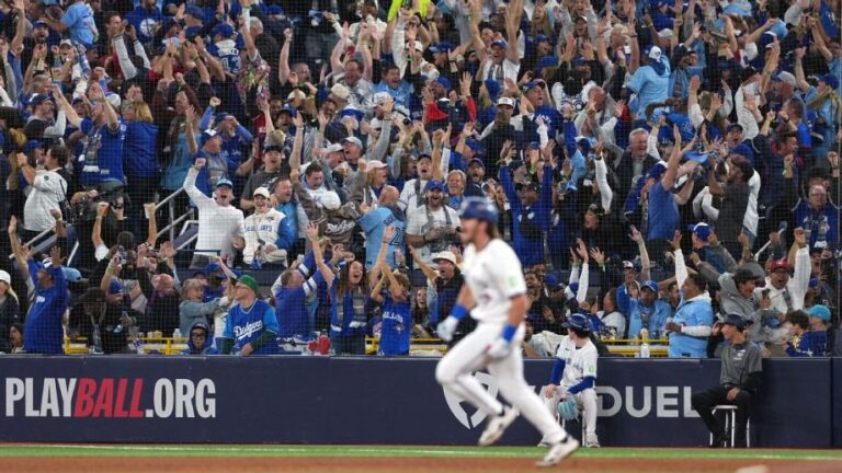 toronto-blue-jays-crush-dodgers-11-4-in-world-series-game-1