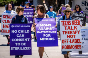transgender-identification-declines-among-young-americans-report-reveals