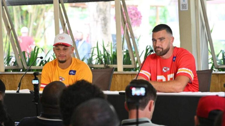 travis-kelce-must-keep-peace-with-patrick-mahomes-amid-tensions