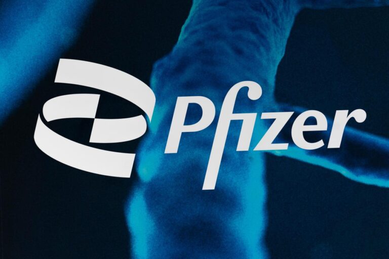 trump-partners-with-pfizer-to-slash-drug-prices-launches-trumprx