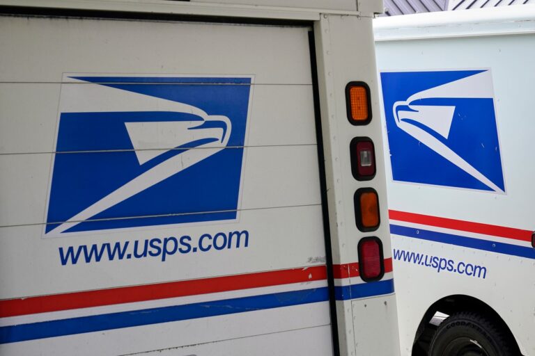 u-s-postal-service-shuts-down-all-branches-for-columbus-day