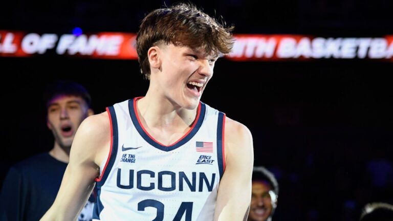 uconn-s-braylon-mullins-out-six-weeks-with-ankle-injury