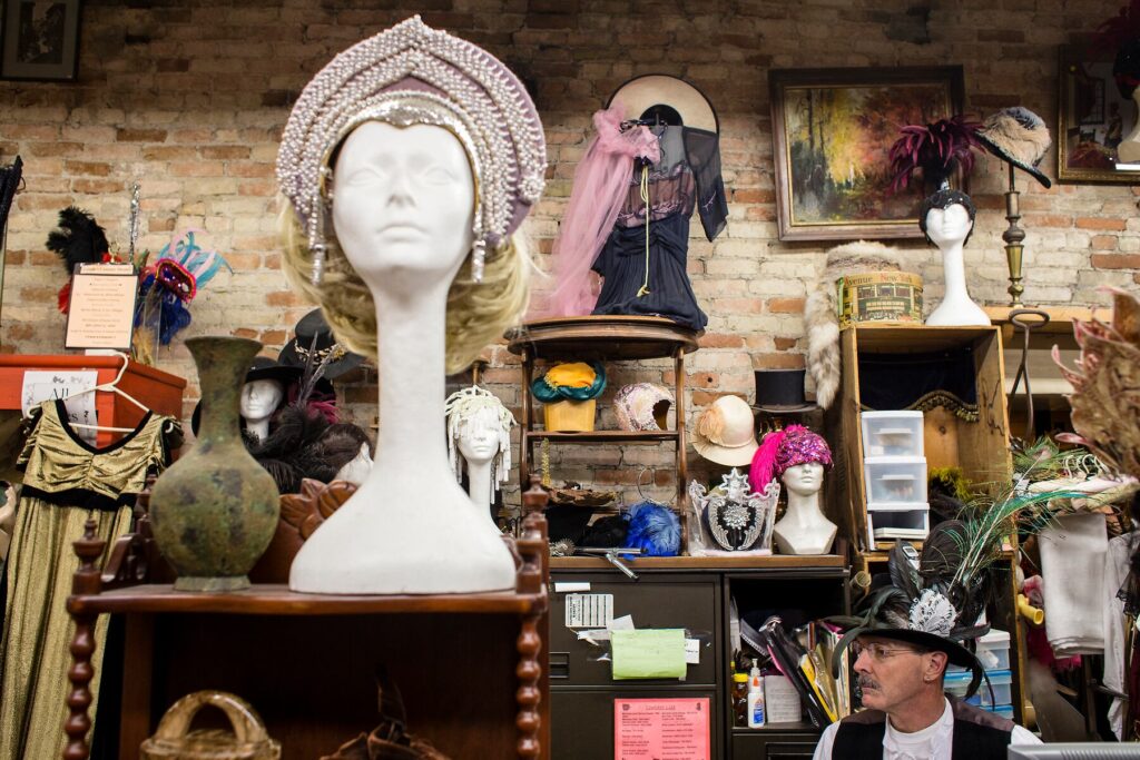 urgent-adomaitis-antiques-in-saginaw-announces-closing-sale