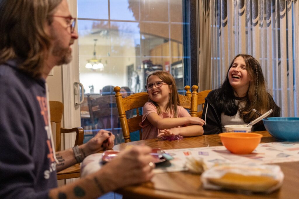 urgent-crisis-trans-youth-lose-access-to-essential-care-in-illinois