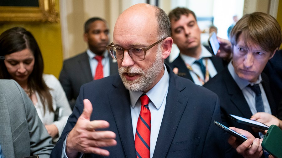 urgent-federal-workers-and-military-set-to-miss-paychecks-soon