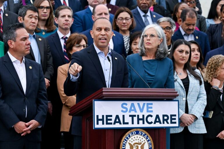 urgent-update-democrats-have-winning-strategy-to-force-trump-in-shutdown