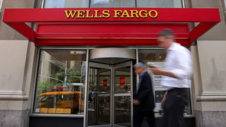 wells-fargo-urges-customers-to-dodge-5-monthly-fee-now
