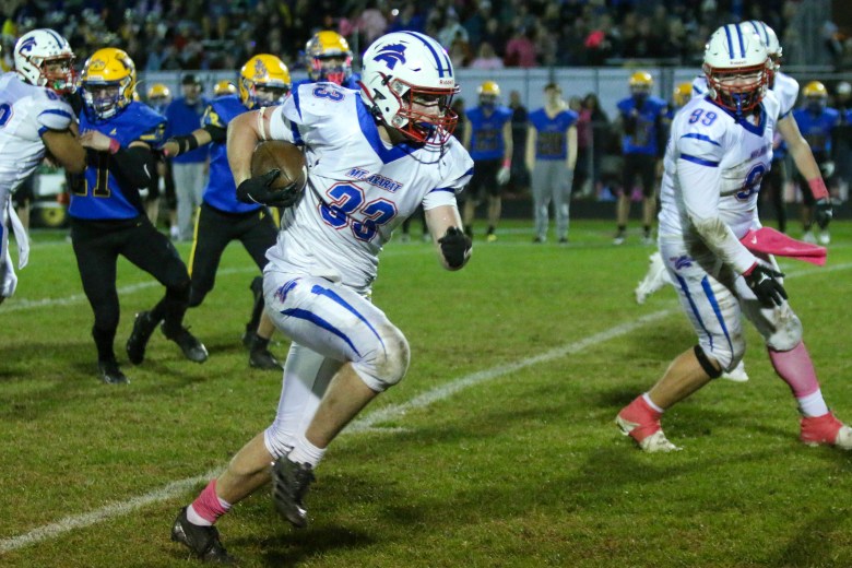 yarmouth-faces-mt-ararat-in-crucial-eight-man-football-playoff